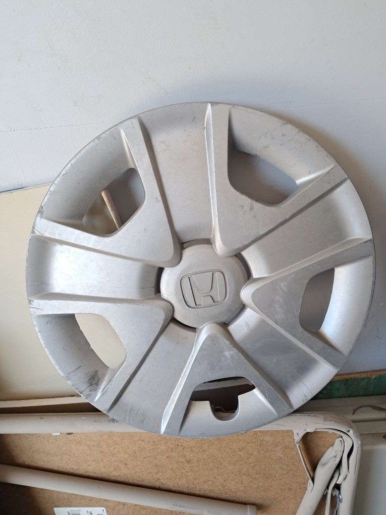 2012 Honda Fit Hubcaps (3)