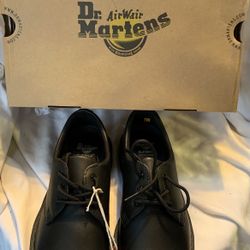 Dr Martens Shoes 