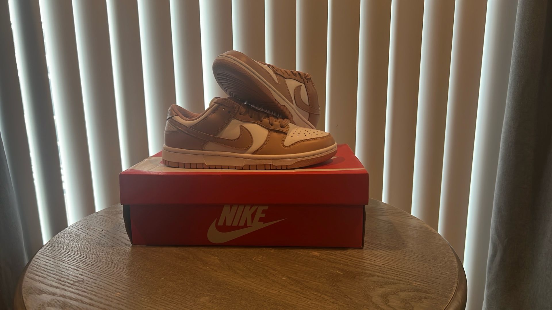 Nike Dunk Rose Champagne/size 7.5w/6Y