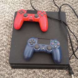 PS4 And 2 CONTROLLERS 