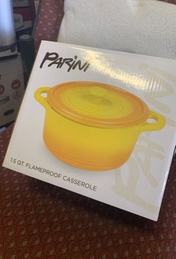 1.5 quart yellow casserole pot