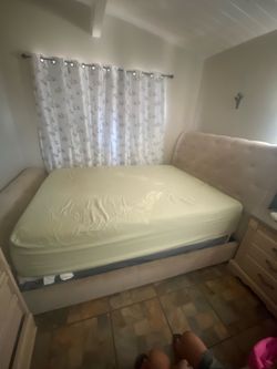 Queen size bed