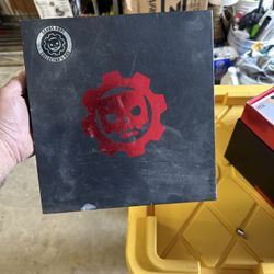 Funko Pop  Gears Of Wars Collector Box