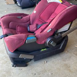 USED NUNA PIPA W ALL ACCESSORIES