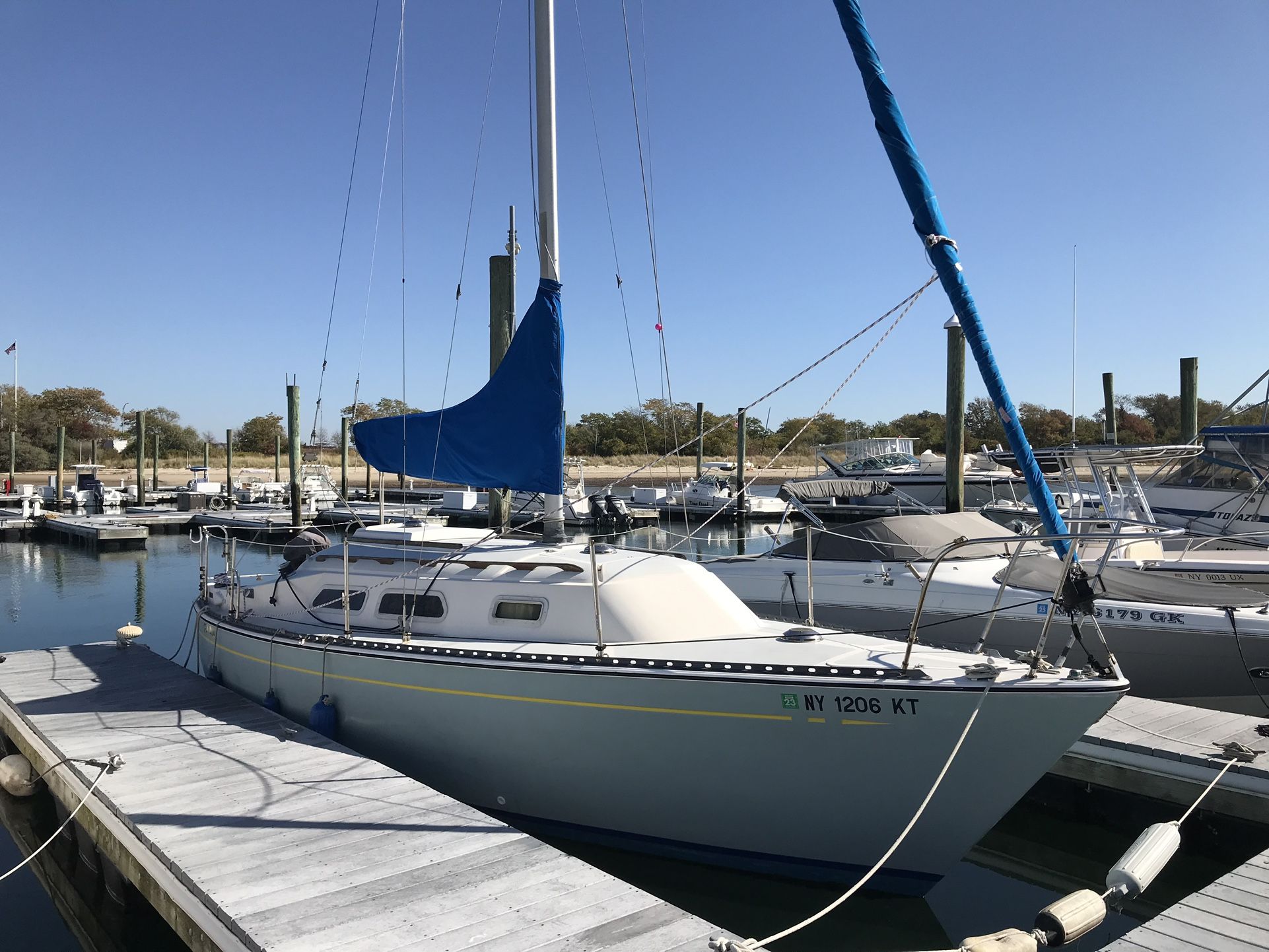 For Sale, turnkey sailboat AMF Paceship 26 + Brand new inflatable kayak