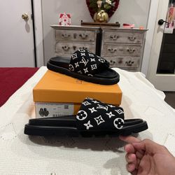 LV Black Slides 9.5/42