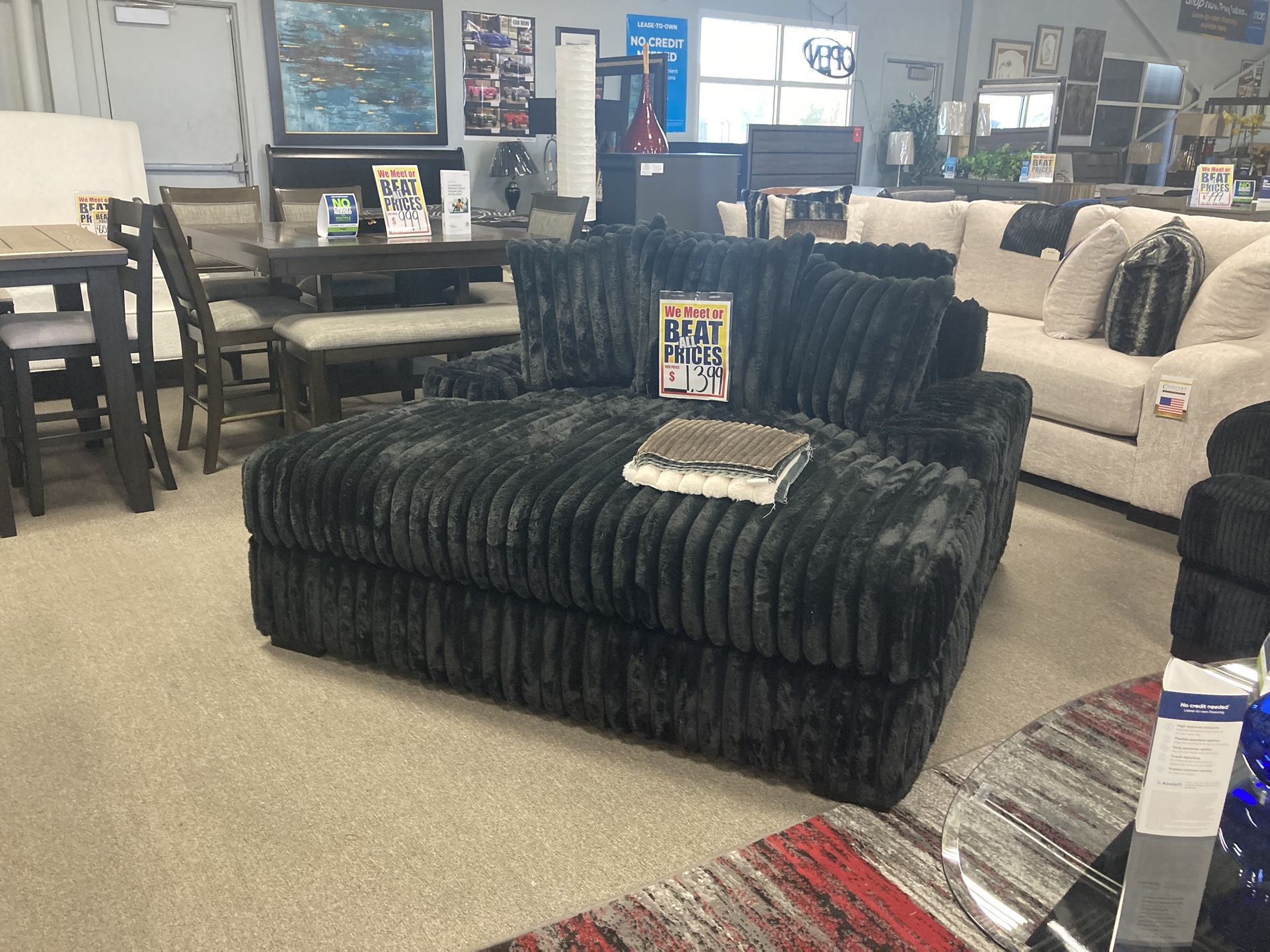 Black Sofa 🖤⭐️ $1,299