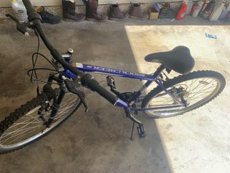 Blue Huffy Bike w/ Missing Back Brake Wire