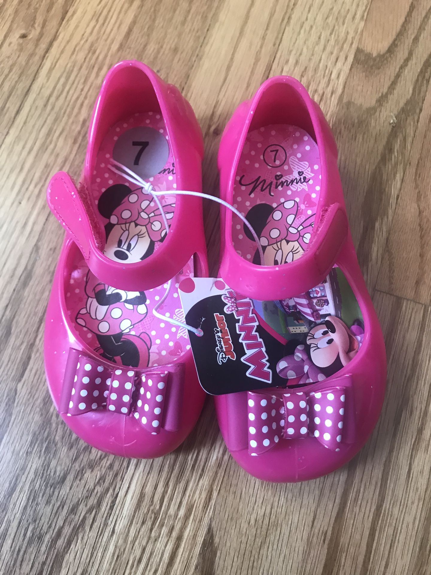 Minnie Mouse girls water shoes size 7