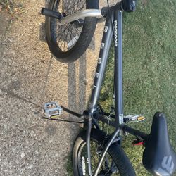 Bisicleta Mongoose  Rebel  R20 