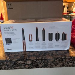 NEW Dyson Airwrap I.d For Wavy And Straight hair 