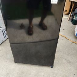 Avanti 3.3 Cu Ft Mini Fridge with Chiller AVARM3316B, Black