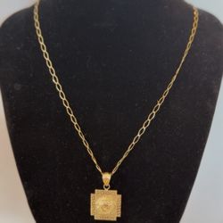 10k Gold Medusa Pendant Necklace