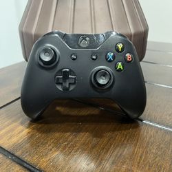 OEM Microsoft Xbox One Black Controller - Missing Battery Lid ONLY FOR PARTS