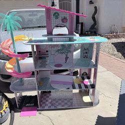 Doll House 