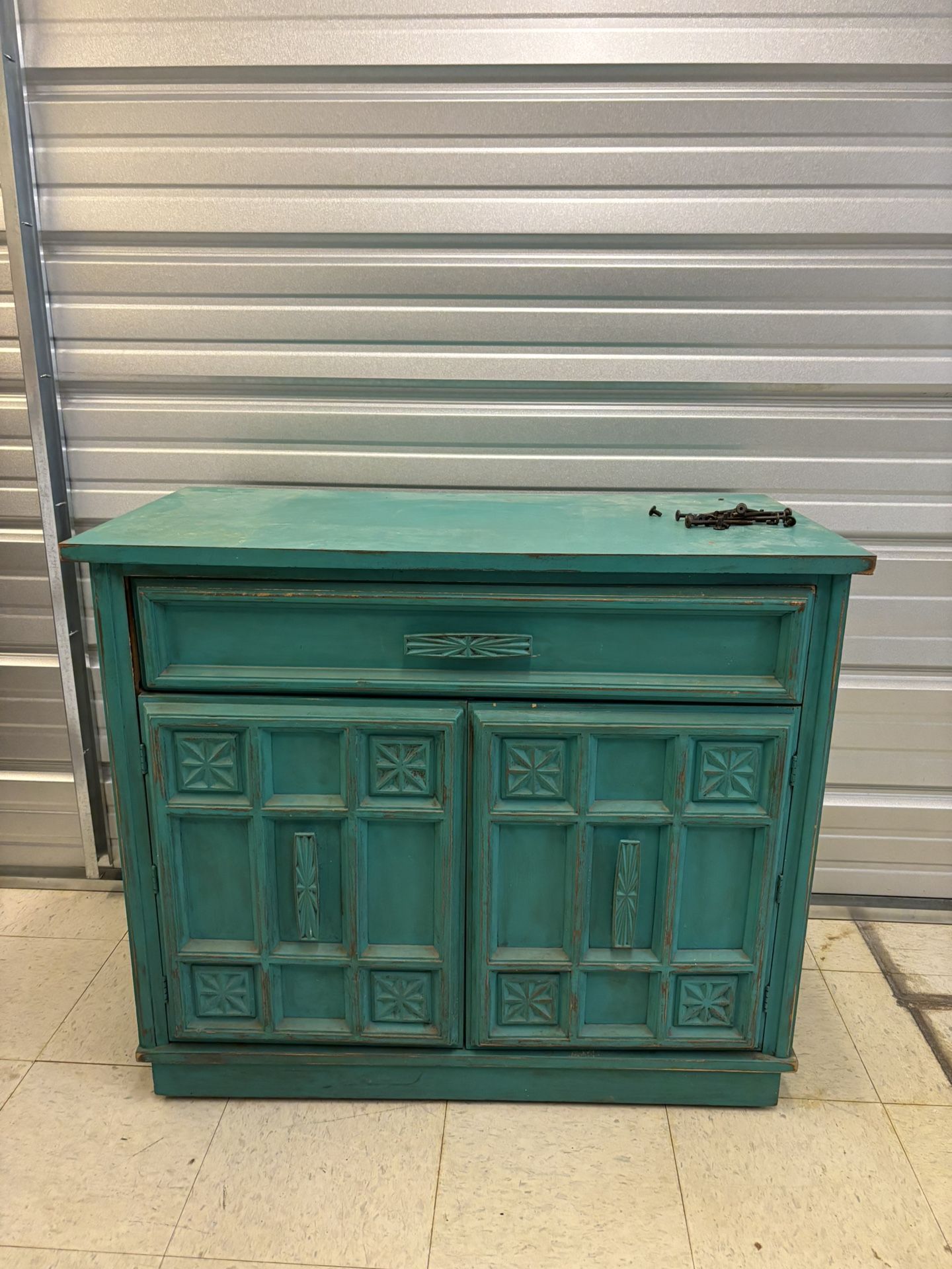 Dresser/Side Cabinet