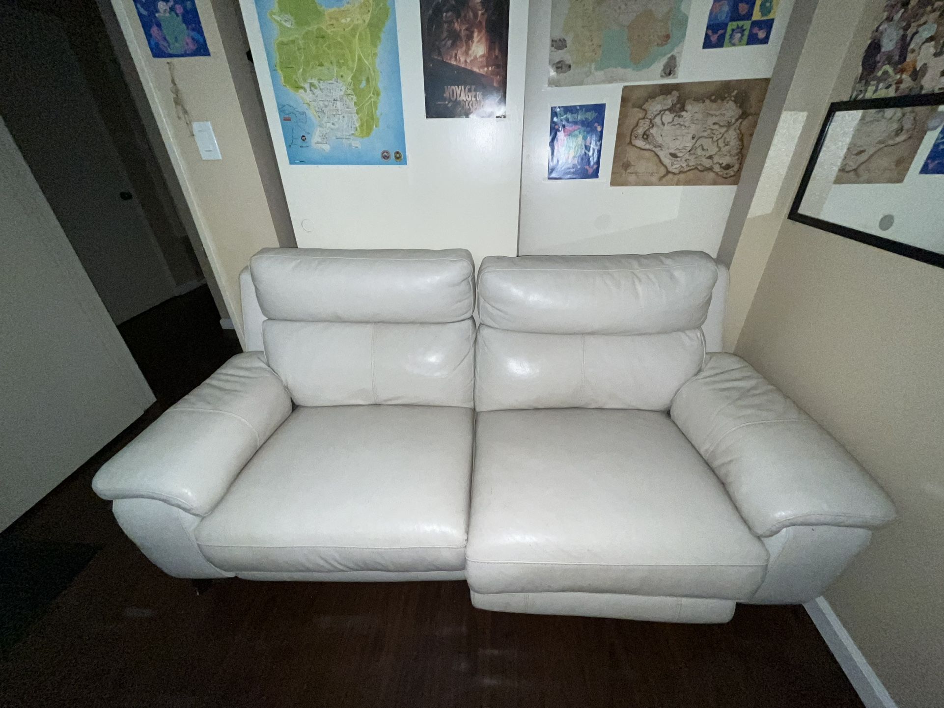  Reclining Loveseat