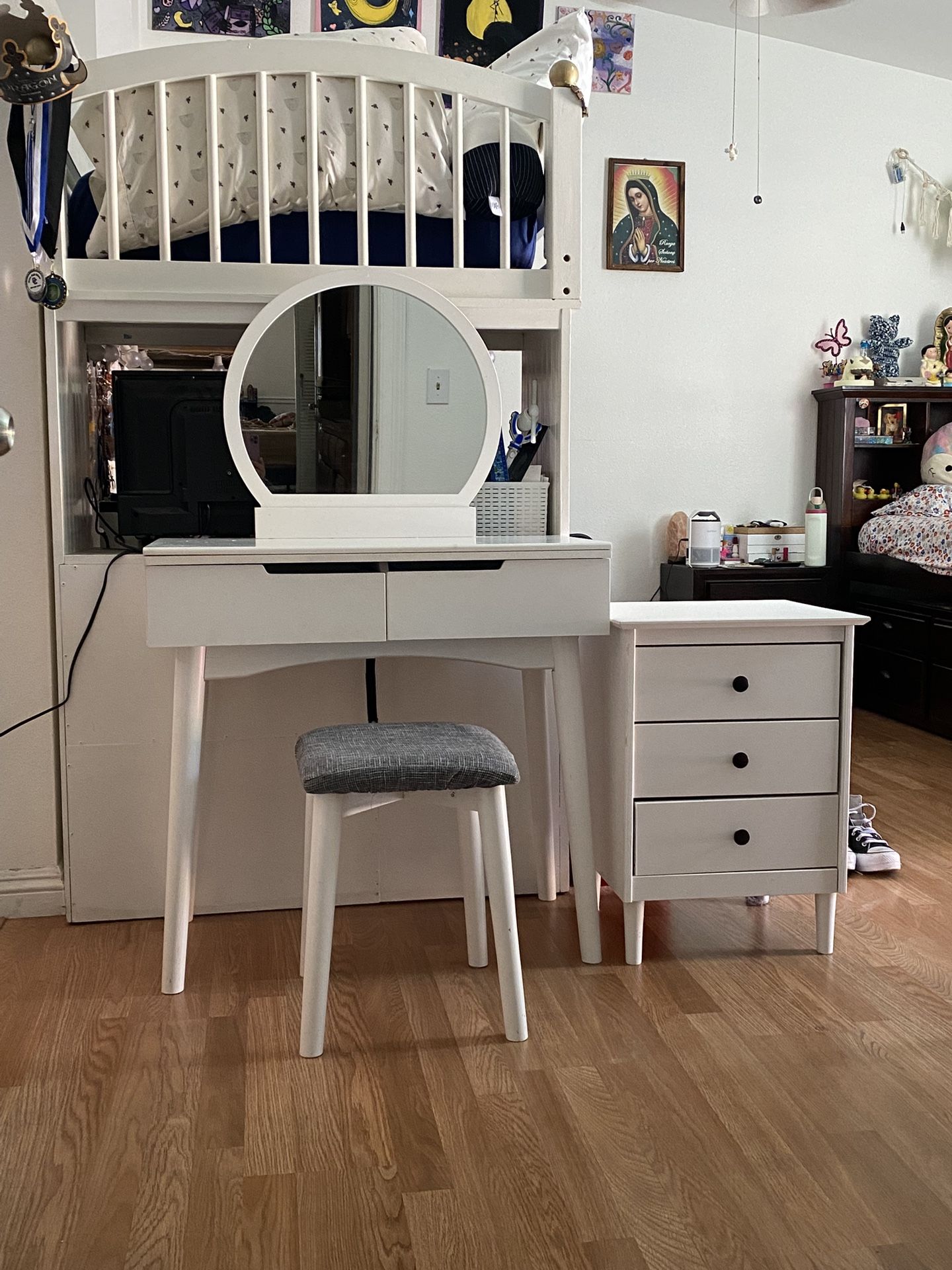 Vanity Desk With Night Stand