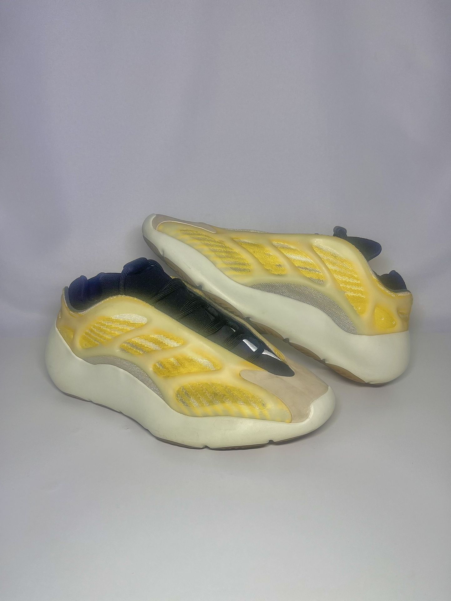 Size 8.5 - adidas Yeezy 700 V3 Mono Safflower