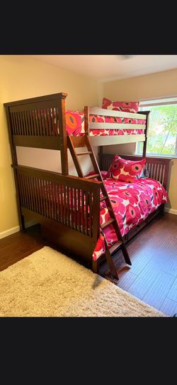 Twin over full bunk bed  with trundle