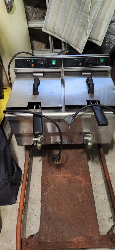 Adcraft DF 12L/2 FRYER