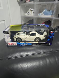 Maisto dodge viper 1:18