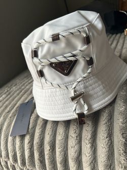 Bucket hat