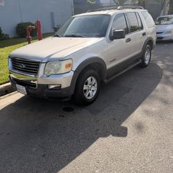 Ford Explorer Advancetrac 