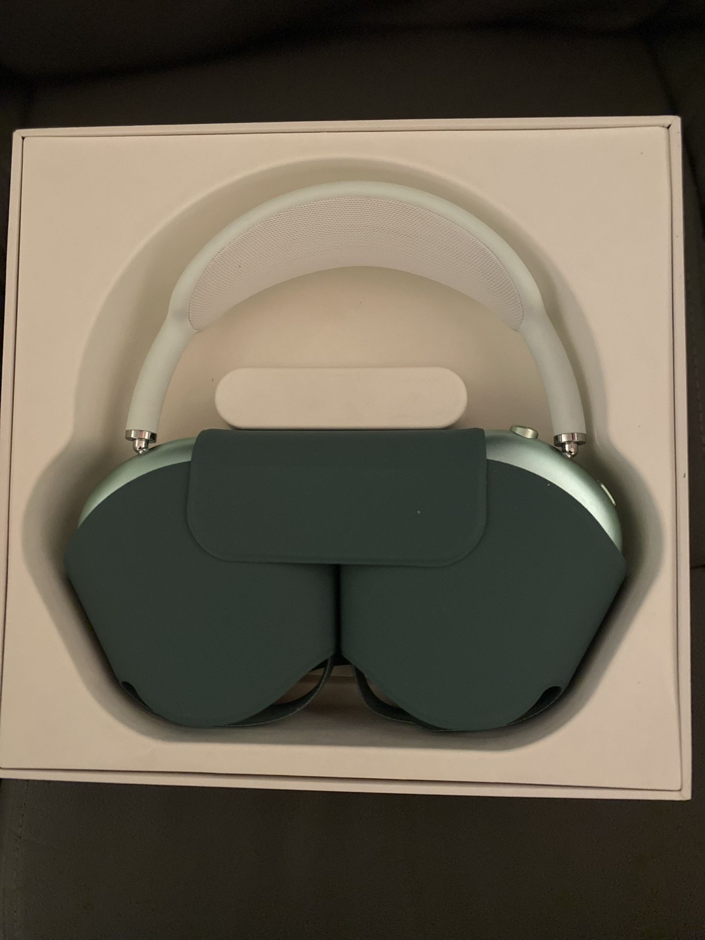 Green Airpods Max