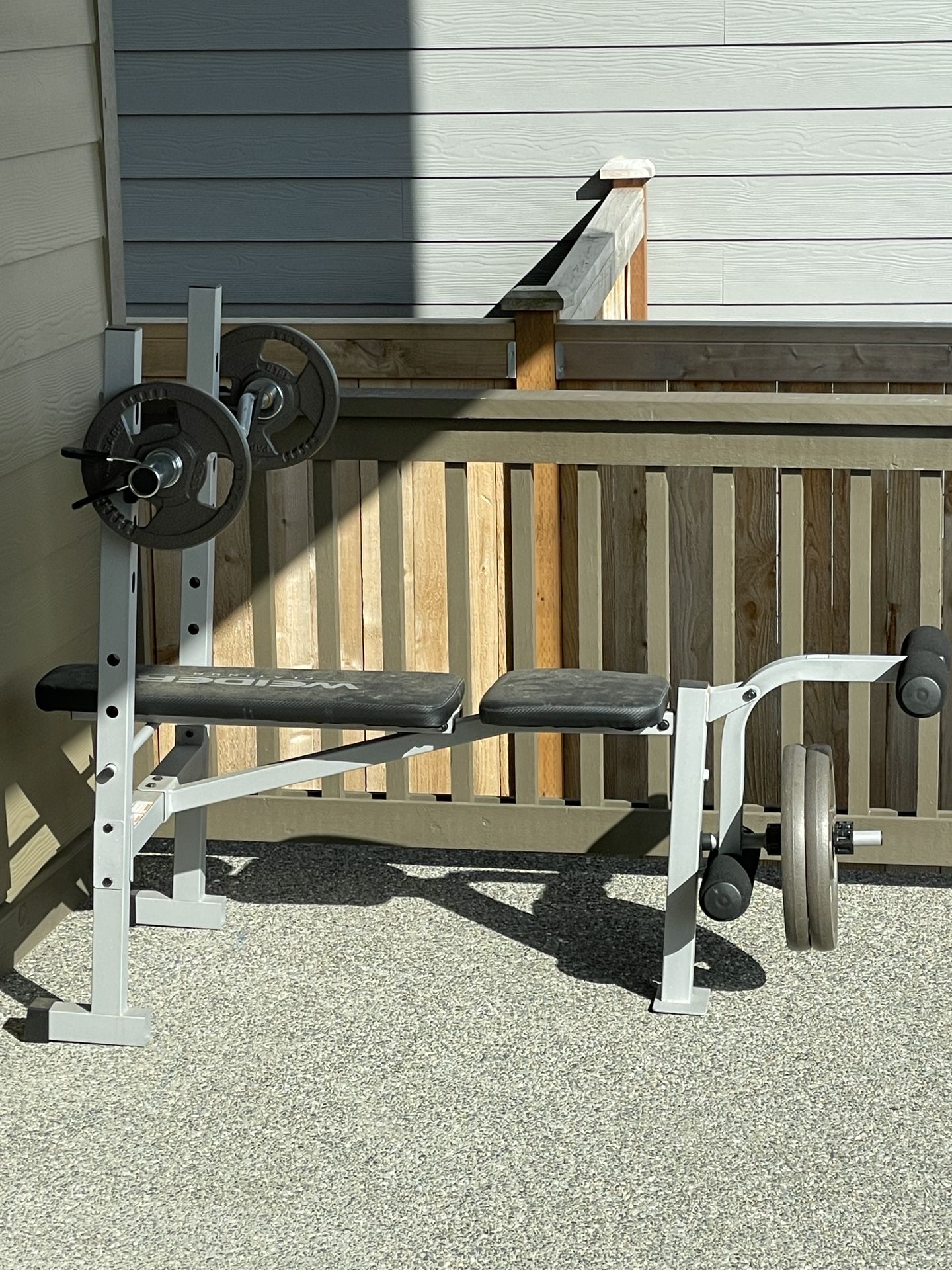 Weight Bench With Weights (100lbs Total On Weights)
