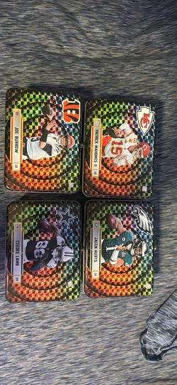 4 NFL lunch boxes