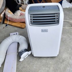 Black & Decker Portable AC (Air Conditioner) - 12,000 BTU