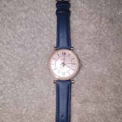 Beautiful Fossil Women Watch. (NEEDS NEW BATTERY) (MUST SELL TODAY!)