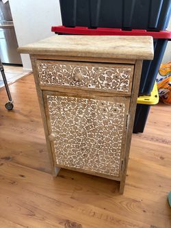 Nightstand/cabinet