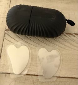 2 Silver Gua Shas and case