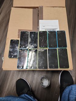 Apple iPhone 5C 16GB (unlocked) D