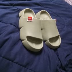 Slides Men Size 10