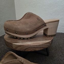Women's UGG Tan Suede Clogs 