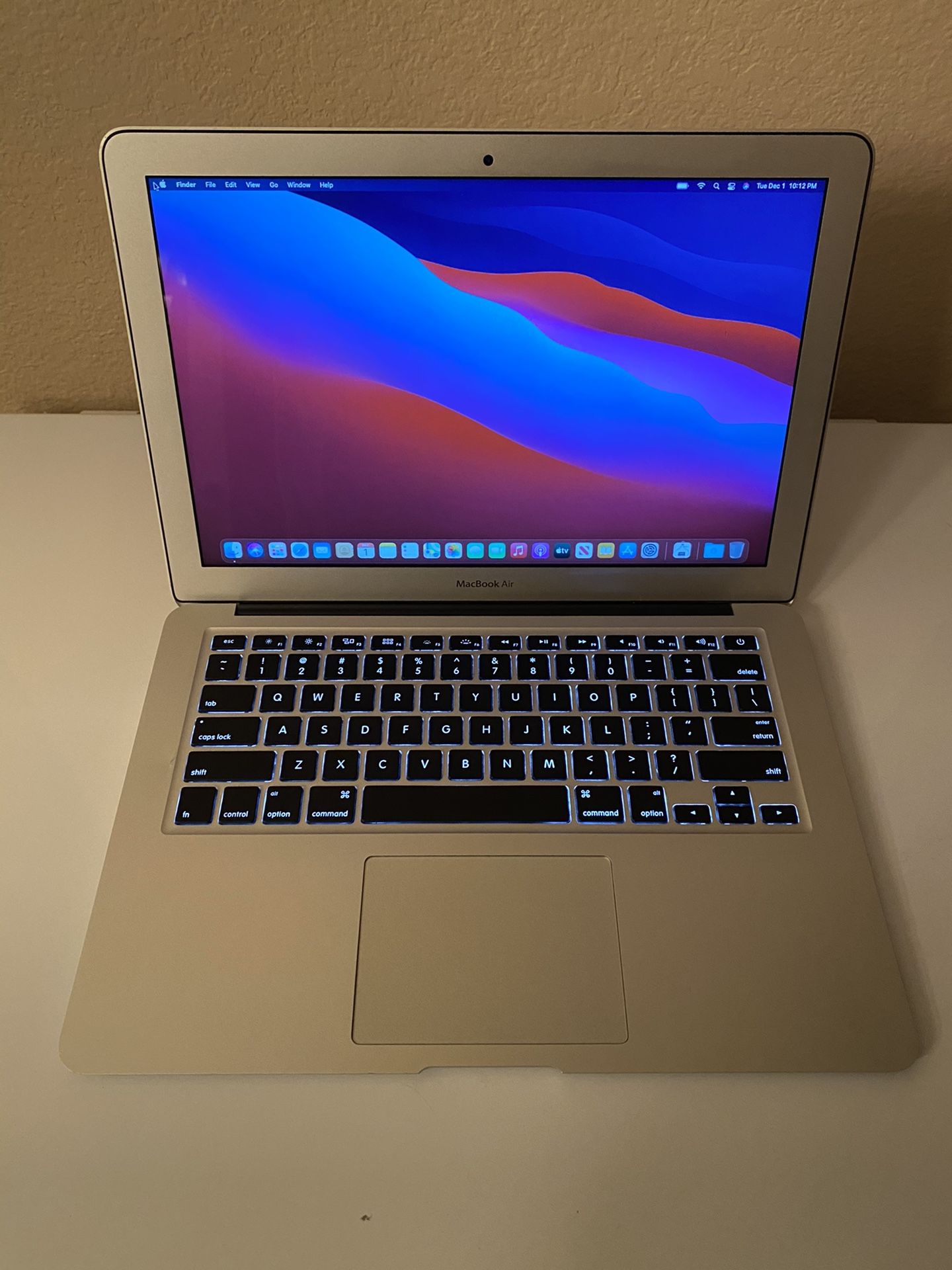 14” MacBook Air 2015 i5 128gb SSD Big Sur OS