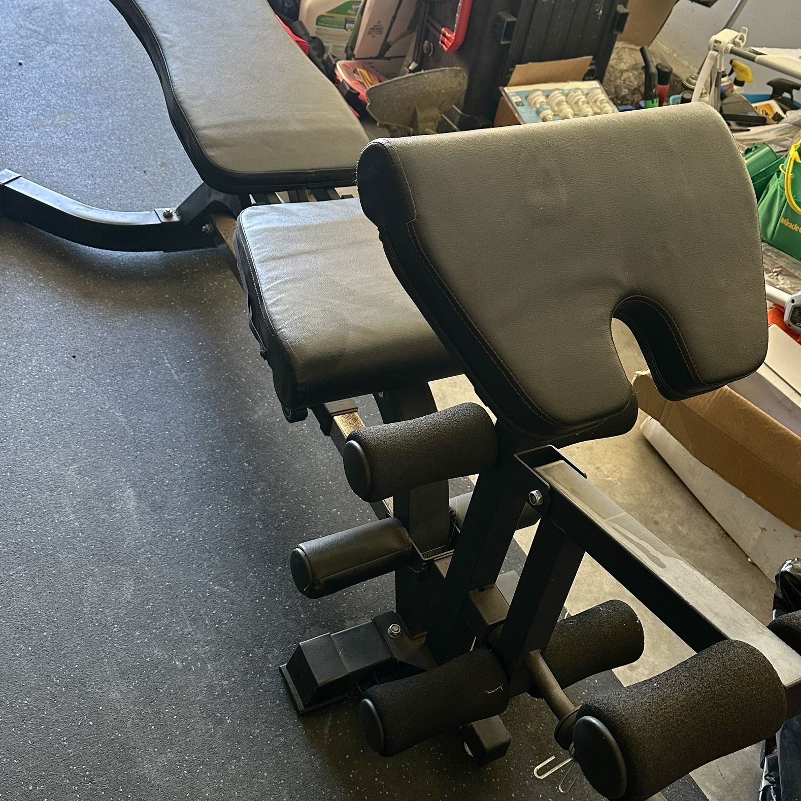 Adjustable Bench With Leg Lever And Preacher Curl And Curl Bar Pad