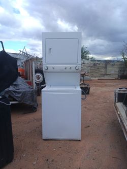 Stacked washer & dryer/Fridgedare