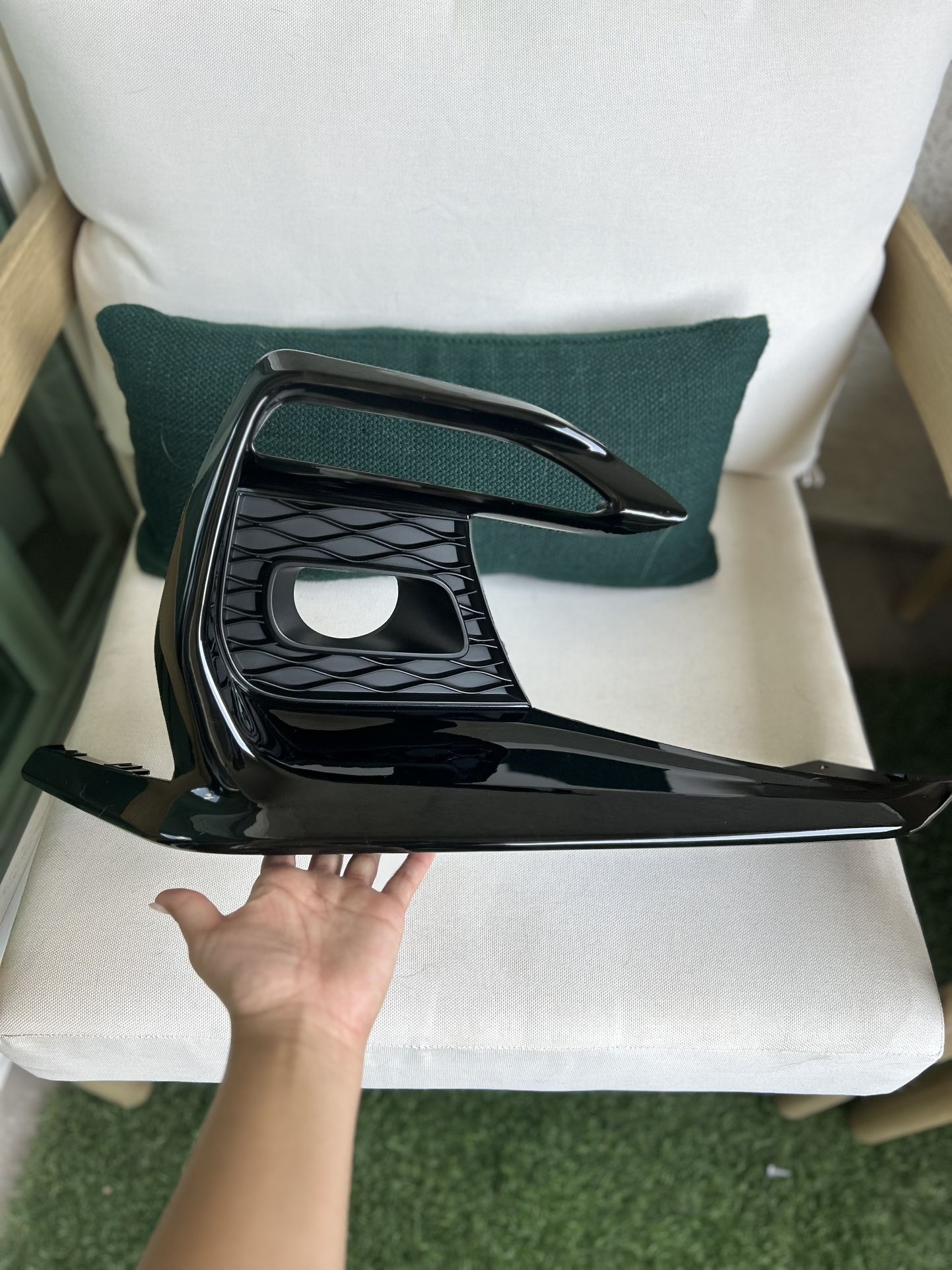 (2) Fog Light Bezels. (Brand new) Infinity Q50
