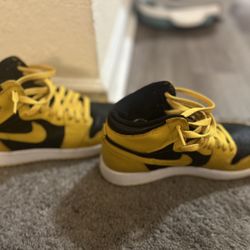 Hello And Black Jordan 1 Used 