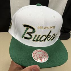 MITCHELL & NESS MILWAUKEE BUCKS BASEBALL CAP