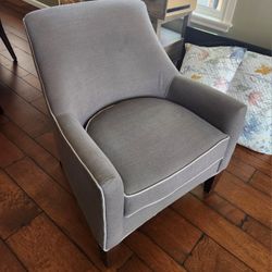 Chair, Excellent Like New Condition!
