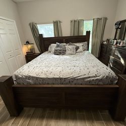 Bedroom Set- king 