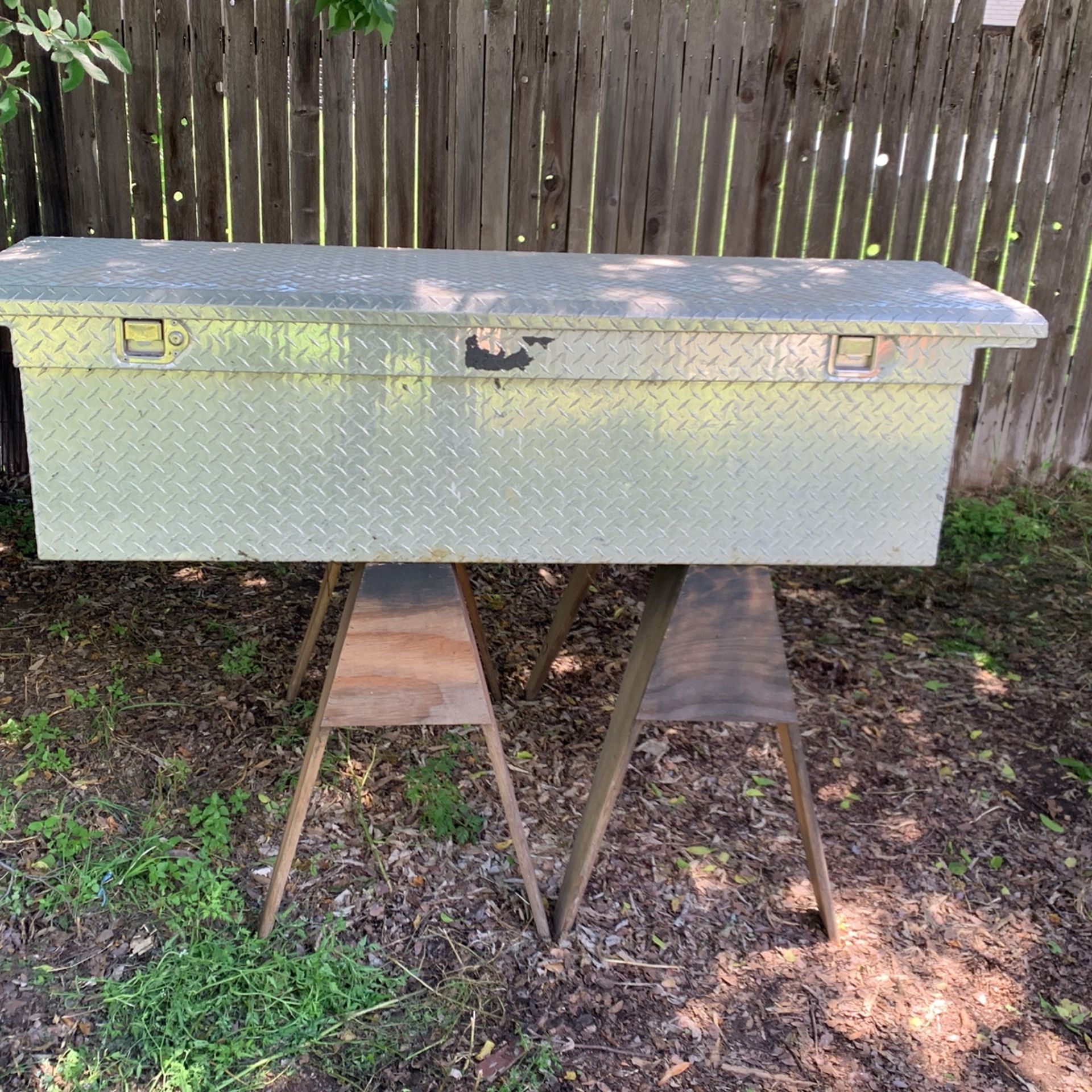 Truck Toolbox, Crossover Box