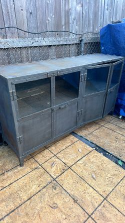 Mueble de metal  para sala