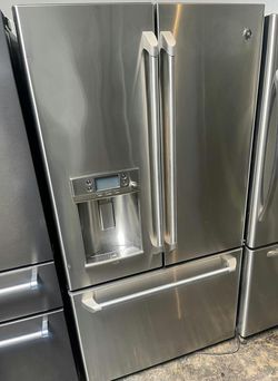 GE French Door Stainless Steel Fridge with IceMaker
