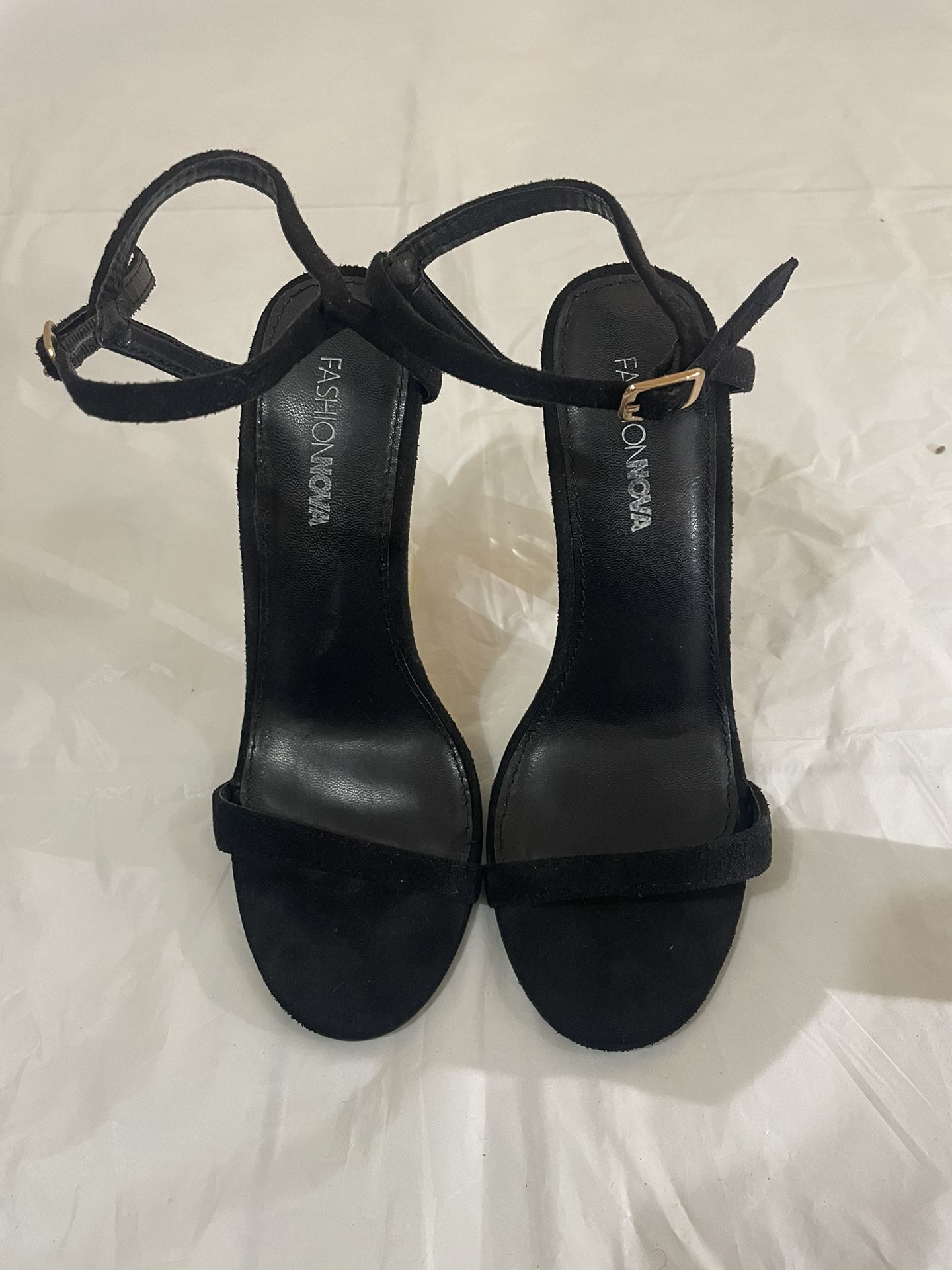 Fashion nova Marleyfn Black & Clear Heels Sandals Size 6